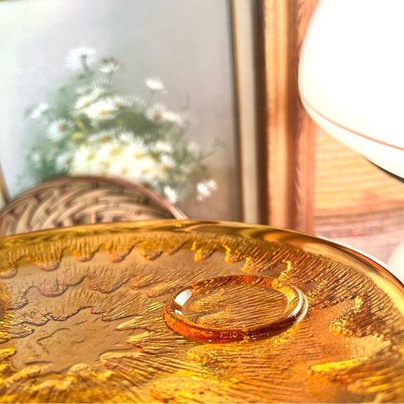 Vintage Indiana Amber Glass Sunburst Pattern Snack Set Plate With Tea Cup - Picture 6 of 6
